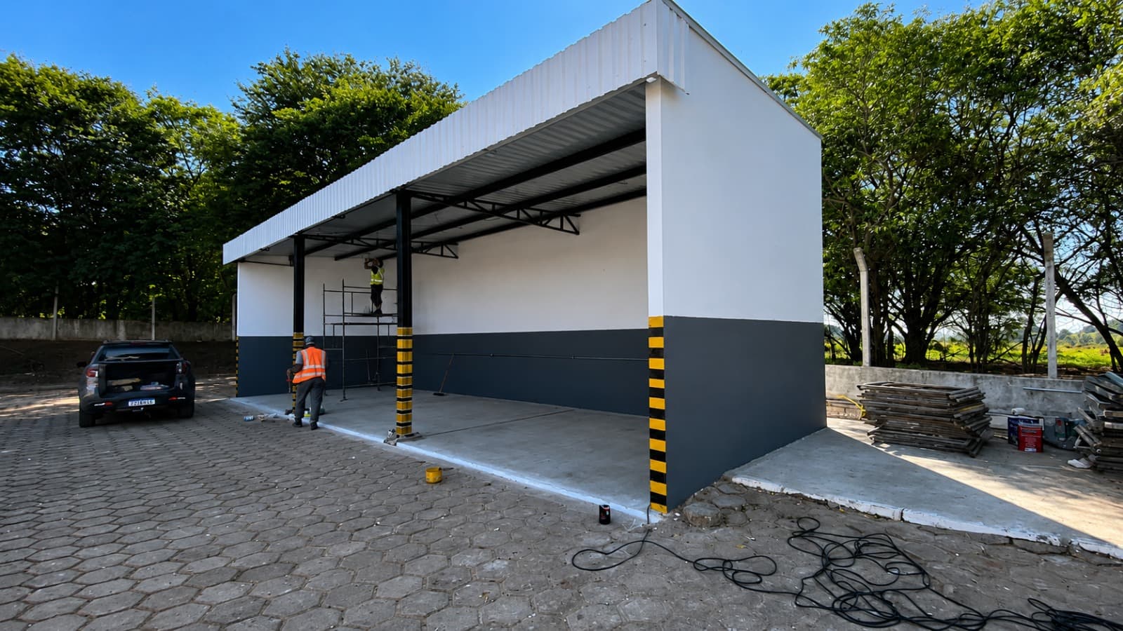 Obra corporativa Luhjon 7